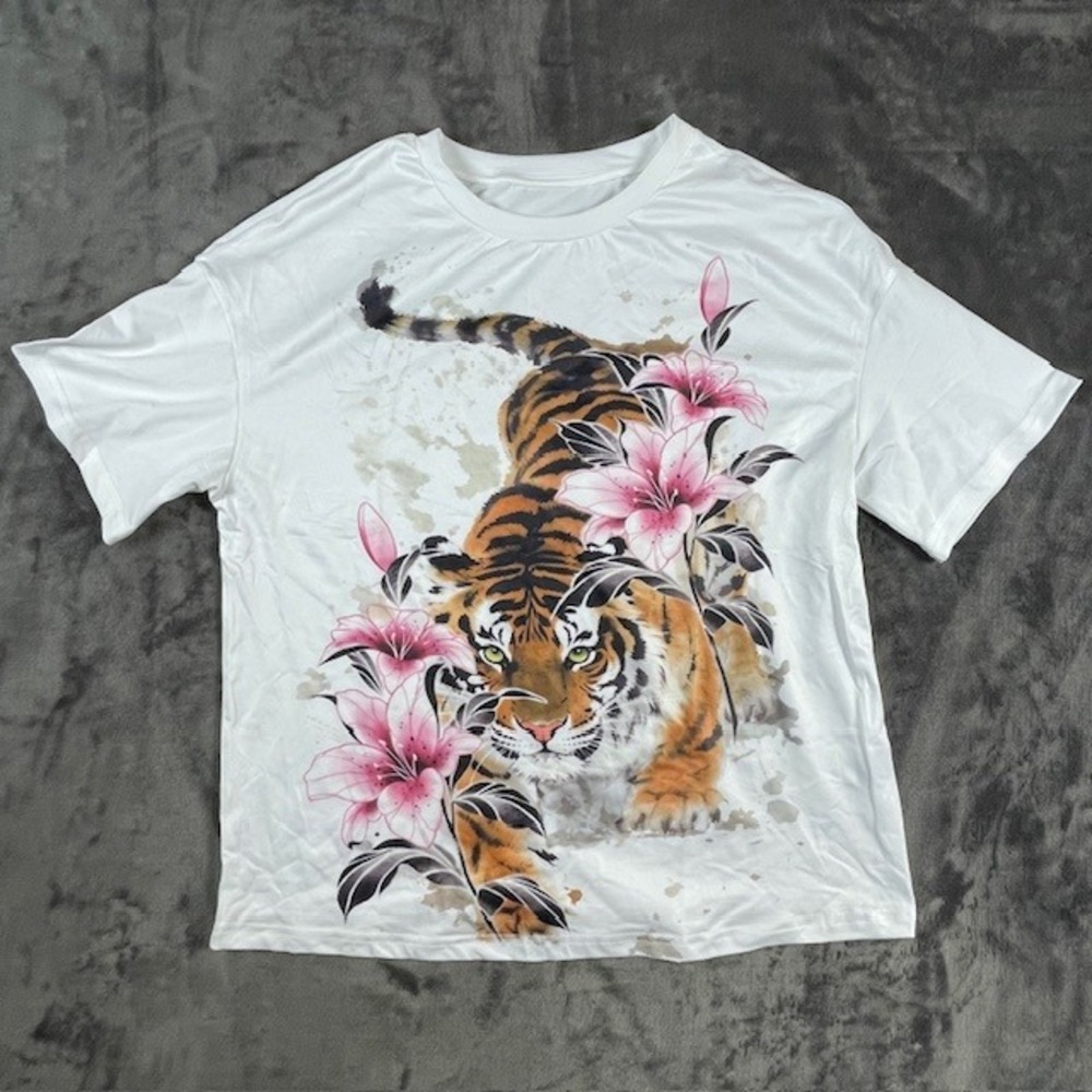 SHEIN White Tiger and Pink Lily Graphic Oversized T-Shirt XS sz2804201509345